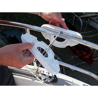 SUPPORTO PER MOTORE AUSILIARIO